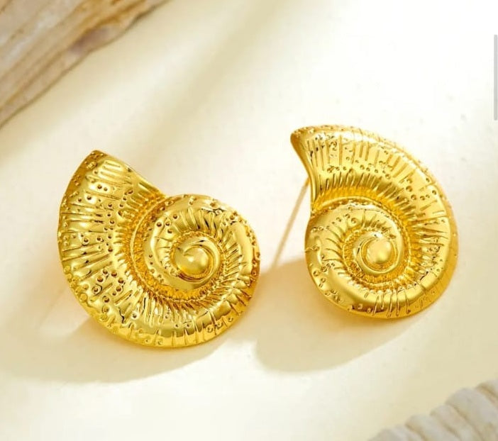Luxury Golden Seashell Earrings